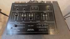 Mixer DJ vecchia scuola Numark DM650 + 2x custodie da volo per dischi in vinile 12"