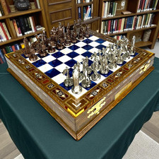 Antico set scacchi mitologici con scacchiera portaoggetti 15" fatta a mano...