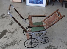 D13/ Vecchio passeggino per