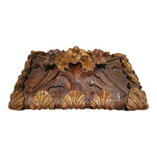 Fregio a volute fitomorfe in