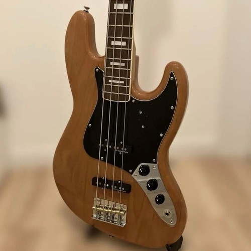 Basso elettrico naturale