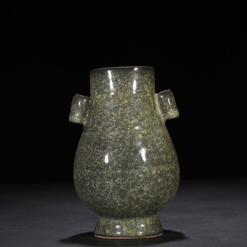 Vaso piercing orecchio crepa