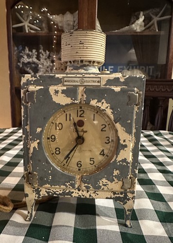 Antico orologio miniatura