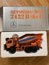 Betoniera 2422 B (6x4) Mercedes Benz in confezione originale di NZG 1:43