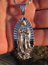 Collana da uomo con ciondolo