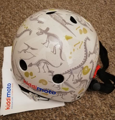 Raro casco bici bambino