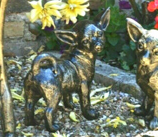 ornamento giardino chihuahua in piedi in vendita