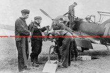 F028382 Ground crew reload ammunition magazines for Messerschmitt Me109 Battle o