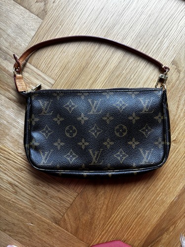 Louis vuitton monogram - louis,