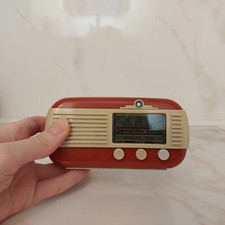 Radio d'epoca in miniatura
