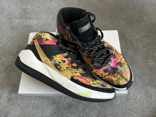 Nike farfalle e catene - nike, catene"