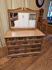 Comò e specchio portagioie