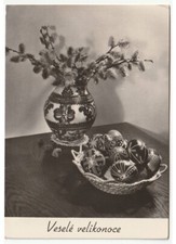 foto E. Radnicka centrotavola vaso uova decorate cartolina Pasqua Velikonoce