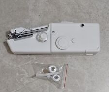 MINI CUCITRICE MACCHINA DA CUCIRE PORTATILE VIAGGIO CON BOBINA AGO E FILO COTONE