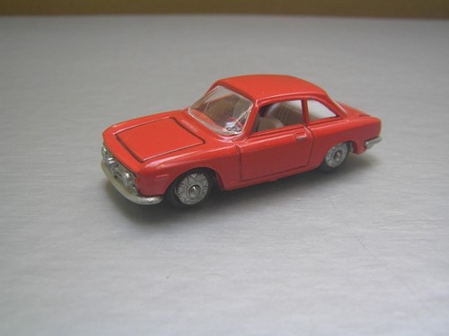 Penny politoys alfa romeo - 0/28,