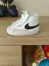 Scarpe Nike Blazer Mid 77  taglia 25 si può Dire Nuovo usate 2 Volte