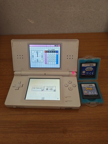 Nintendo lite console - ds,