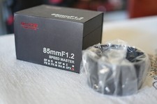 Mitakon Speedmaster 85 f1.2 G mount (GFX) nuovo, mai usato con paraluce