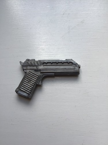 Small soldiers talking - small, chip
