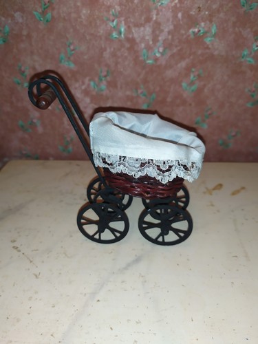 Passeggino per bambole