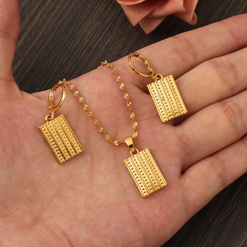 Set orecchini pendenti - , collana
