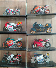 Vari modelli di moto 1:24 BMW