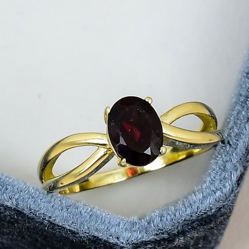 Anello ovale granato naturale