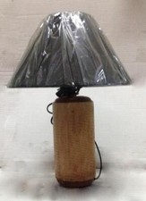 Lampada da tavolo con base in ceramica