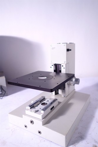 Base per microscopio invertita