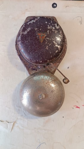 Vecchio campanello elettrico - vecchio,
