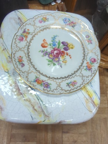 Antico piatto smerlato vintage