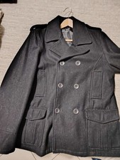 Cappotto nero corto stile