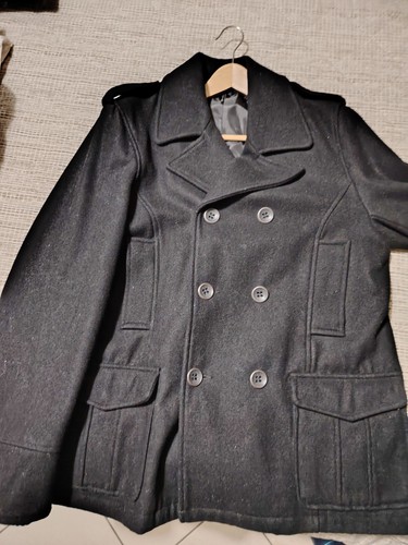 Cappotto nero corto stile