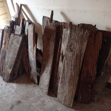 TRENTACINQUE TAVOLE IN LEGNO