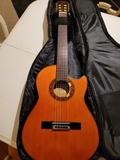 chitarra classica Cort elettrica
