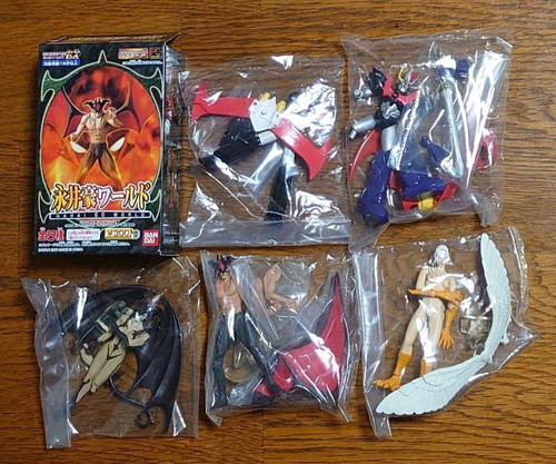 2000 nagai world figures - go,