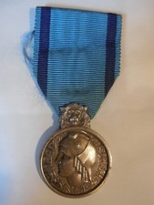 Francia medaglia educazione