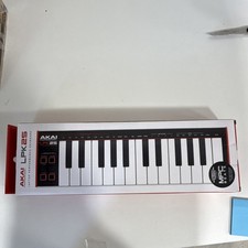 Akai LPK25 MIDI Keyboard