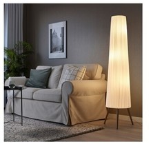 Lampada da pavimento IKEA con