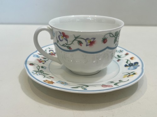 Set tazze piattini piatti - e,