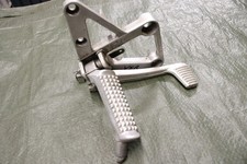 Pedana poggiapiedi destra +