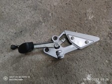 staffa supporto pedana passeggero sinistra yamaha fz6, fz6 s2 dal 2004 in poi
