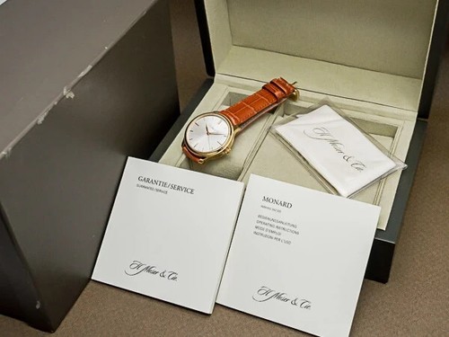 Moser cie center seconds - h.moser,