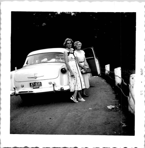Vecchia donna elegante posa - vecchia,