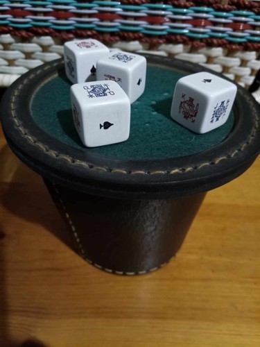 Gioco dadi con - gioco,