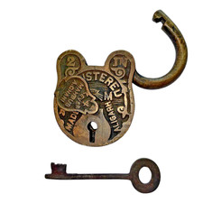 Vecchio lucchetto a pad
