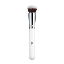 Ilū Make Up Round Top Kabuki