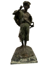 Grande scultura in bronzo Acquaiolo firmata su base in marmo in patina Achill...