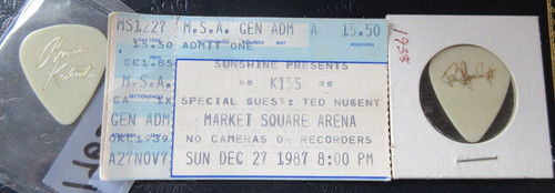 Kiss paul stanley bruce - paul,