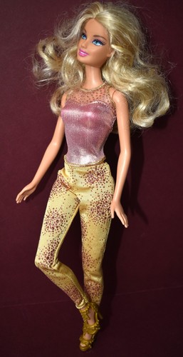 Barbie fashionista 2011 - barbie,